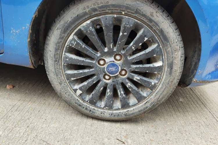 Used Ford Fiesta 2011 Hatchback 1.5L Automatic Fashion Edition Right Front Wheel Hub