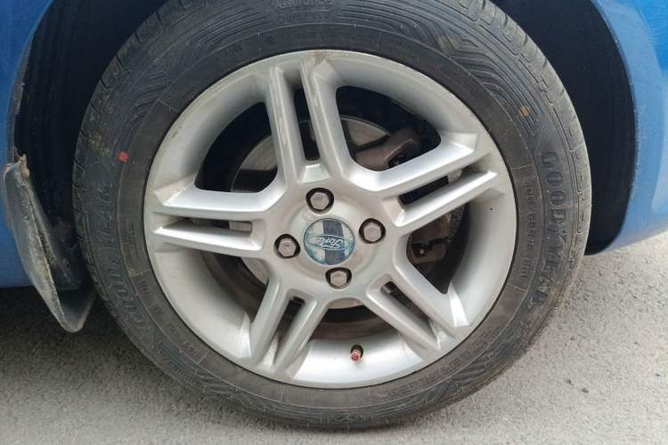 Used Ford Fiesta 2011 Hatchback 1.5L Manual Fashion Edition Right Front Wheel Hub
