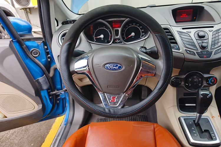 Used Ford Fiesta 2011 Hatchback 1.5L Automatic Fashion Edition Steering Wheel