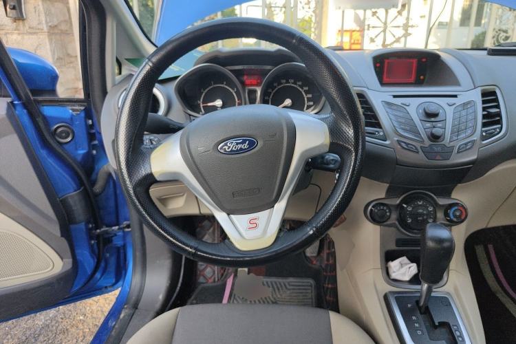 Used Ford Fiesta 2011 Sedan 1.5L Automatic Fashion Edition Steering Wheel