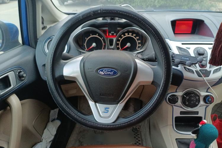 Used Ford Fiesta 2011 Hatchback 1.5L Manual Fashion Edition Steering Wheel