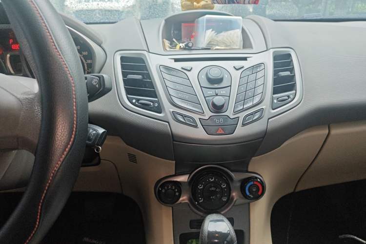 Used Ford Fiesta 2011 Sedan 1.5L Automatic Fashion Edition Audio And AC Panel