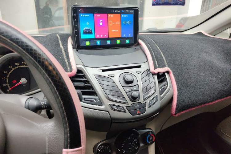 Used Ford Fiesta 2011 Sedan 1.5L Manual Fashion Edition Audio And AC Panel