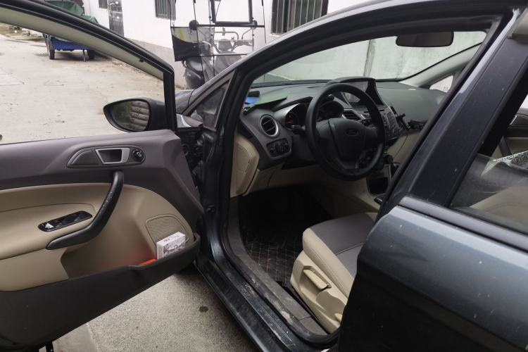 Used Ford Fiesta 2011 Sedan 1.5L Automatic Fashion Edition Driver Seat