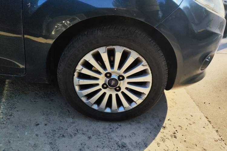 Used Ford Fiesta 2011 Sedan 1.5L Automatic Fashion Edition Right Front Wheel Hub