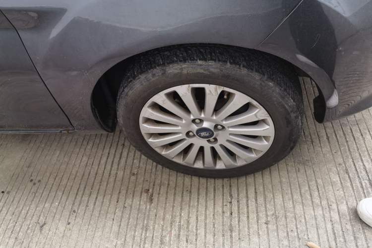 Used Ford Fiesta 2011 Sedan 1.5L Automatic Fashion Edition Right Front Wheel Hub