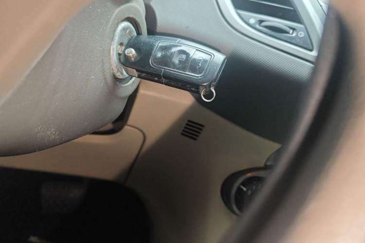 Used Ford Fiesta 2011 Sedan 1.5L Automatic Fashion Edition Vehicle Key