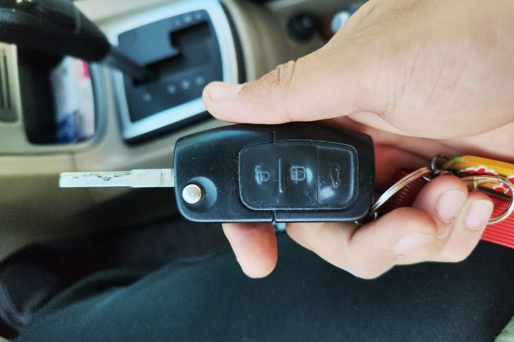 Used Ford Fiesta 2011 Sedan 1.5L Automatic Fashion Edition Vehicle Key