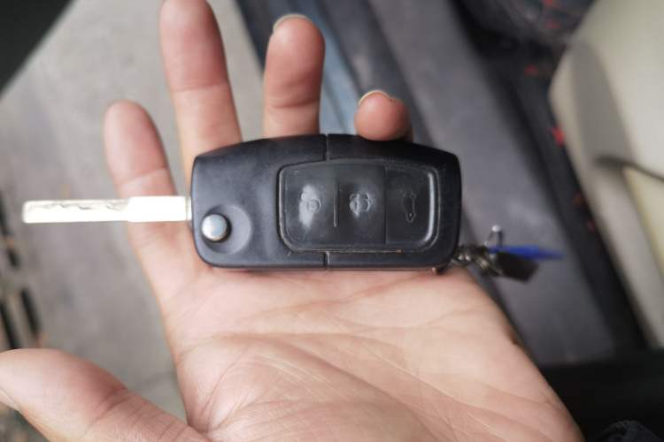 Used Ford Fiesta 2011 Sedan 1.5L Automatic Fashion Edition Vehicle Key