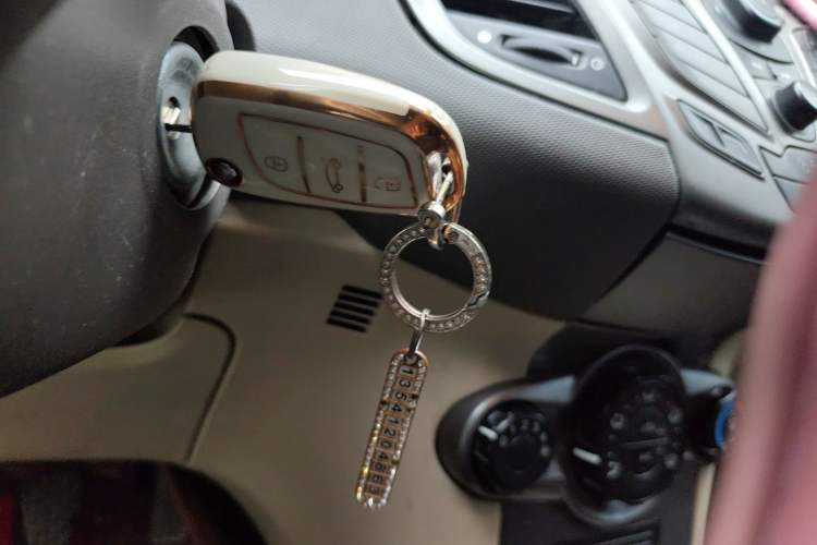 Used Ford Fiesta 2011 Sedan 1.5L Manual Fashion Edition Vehicle Key
