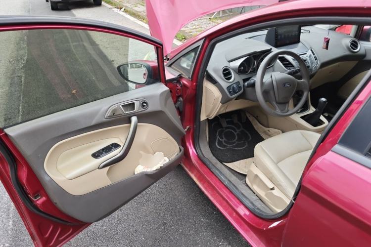 Used Ford Fiesta 2011 Hatchback 1.5L Manual Fashion Edition Driver Seat