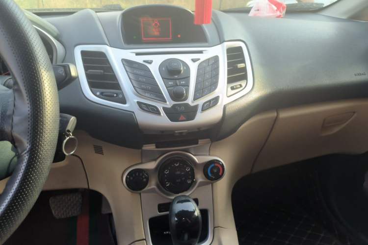 Used Ford Fiesta 2011 Hatchback 1.5L Automatic Fashion Edition Audio And AC Panel