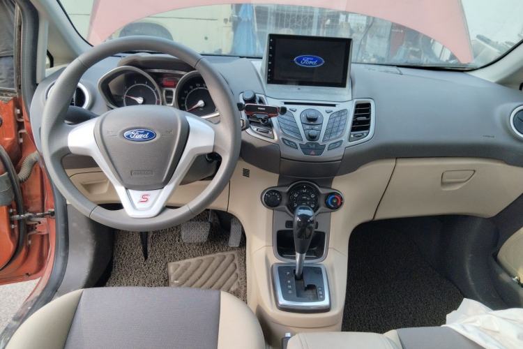 Used Ford Fiesta 2011 Hatchback 1.5L Automatic Fashion Edition Center Console