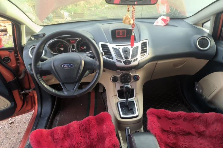 Used Ford Fiesta 2011 Hatchback 1.5L Automatic Fashion Edition Center Console