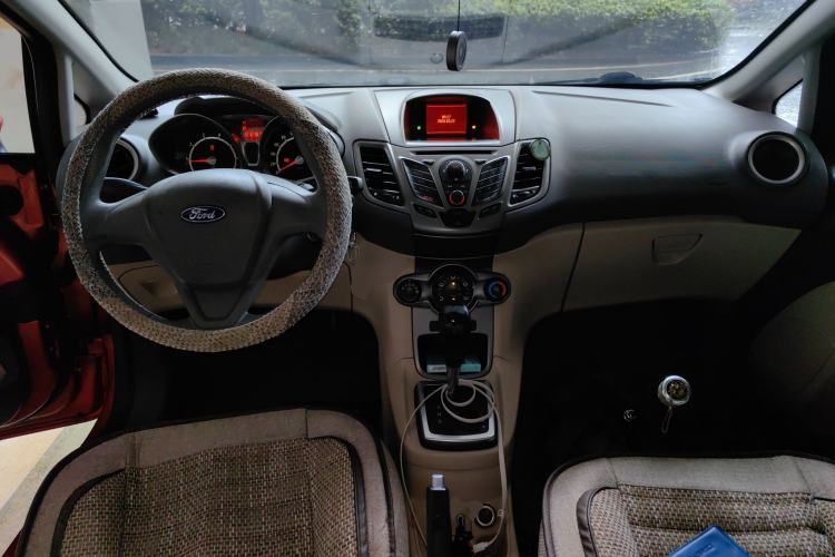 Used Ford Fiesta 2011 Hatchback 1.5L Automatic Fashion Edition Center Console