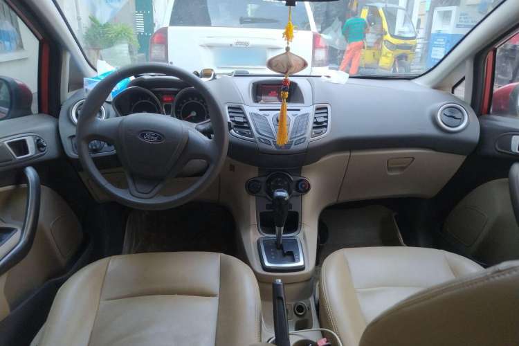 Used Ford Fiesta 2011 Hatchback 1.5L Automatic Fashion Edition Center Console