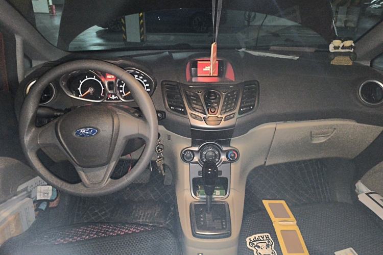 Used Ford Fiesta 2011 Hatchback 1.5L Automatic Fashion Edition Center Console