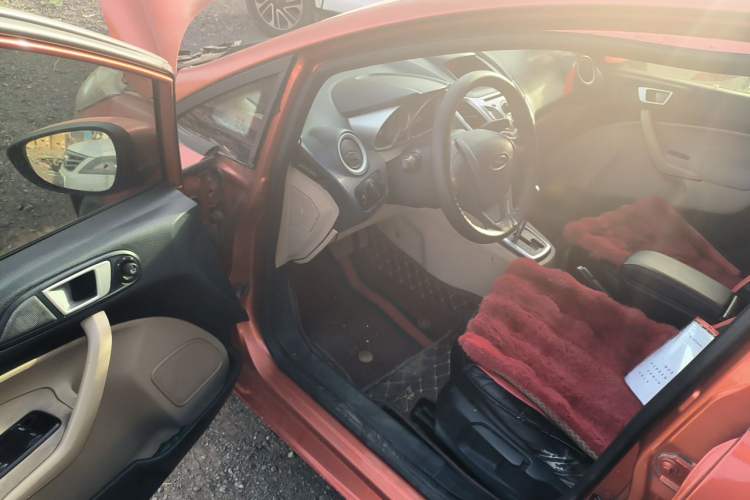 Used Ford Fiesta 2011 Hatchback 1.5L Automatic Fashion Edition Driver Seat
