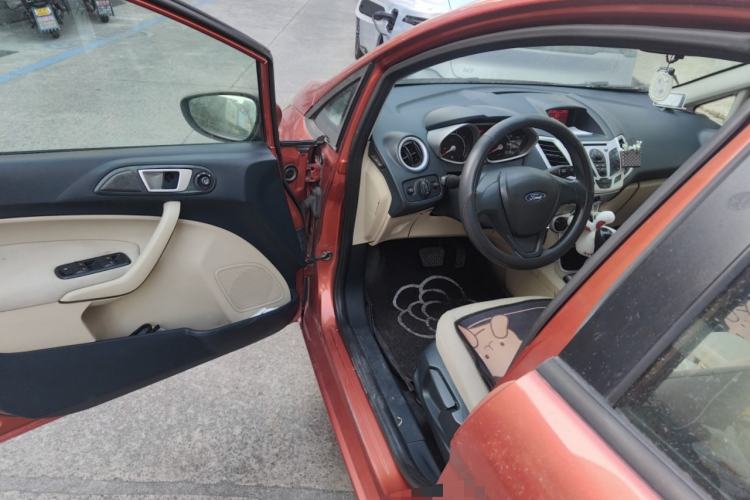 Used Ford Fiesta 2011 Hatchback 1.5L Automatic Fashion Edition Driver Seat