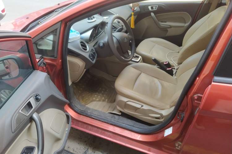 Used Ford Fiesta 2011 Hatchback 1.5L Automatic Fashion Edition Driver Seat