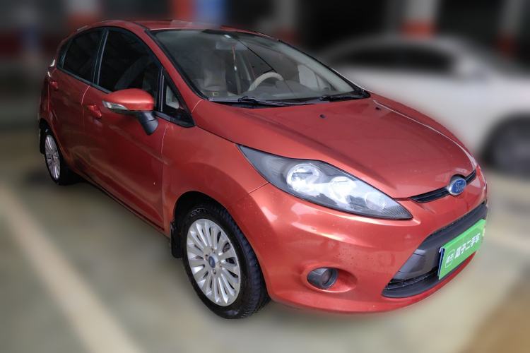 Used Ford Fiesta 2011 Hatchback 1.5L Automatic Fashion Edition Front Right 45 Deg