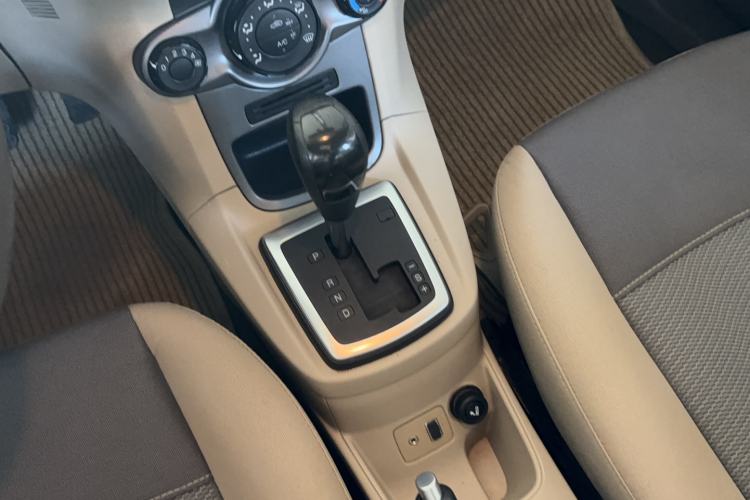 Used Ford Fiesta 2011 Hatchback 1.5L Automatic Fashion Edition Gear Lever