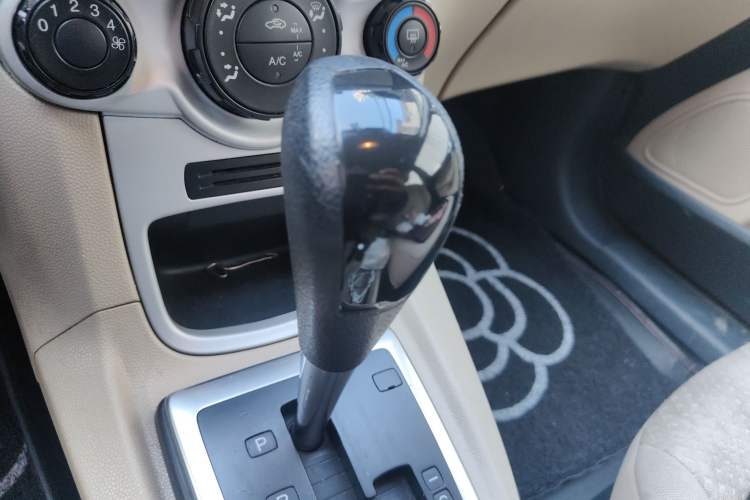 Used Ford Fiesta 2011 Hatchback 1.5L Automatic Fashion Edition Gear Lever