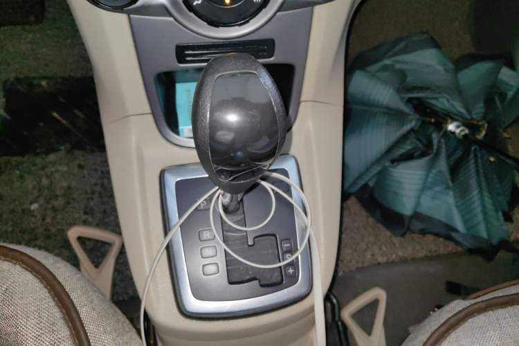 Used Ford Fiesta 2011 Hatchback 1.5L Automatic Fashion Edition Gear Lever