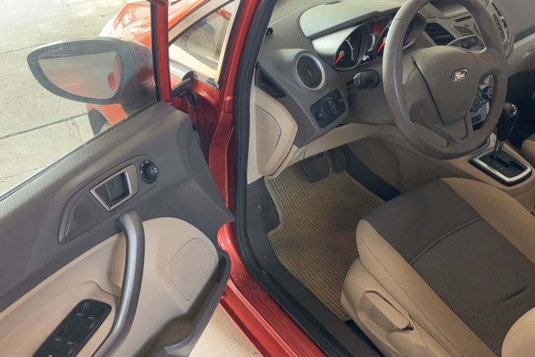 Used Ford Fiesta 2011 Hatchback 1.5L Automatic Fashion Edition Interior 4