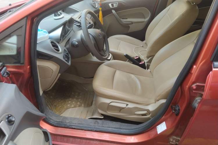 Used Ford Fiesta 2011 Hatchback 1.5L Automatic Fashion Edition Left Front Seat