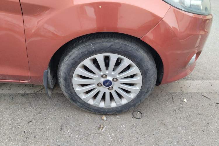 Used Ford Fiesta 2011 Hatchback 1.5L Automatic Fashion Edition Right Front Wheel Hub