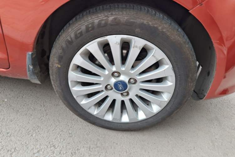 Used Ford Fiesta 2011 Hatchback 1.5L Automatic Fashion Edition Right Front Wheel Hub