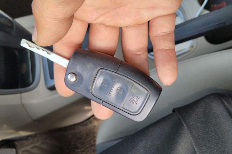 Used Ford Fiesta 2011 Hatchback 1.5L Automatic Fashion Edition Vehicle Key