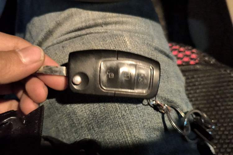 Used Ford Fiesta 2011 Hatchback 1.5L Automatic Fashion Edition Vehicle Key