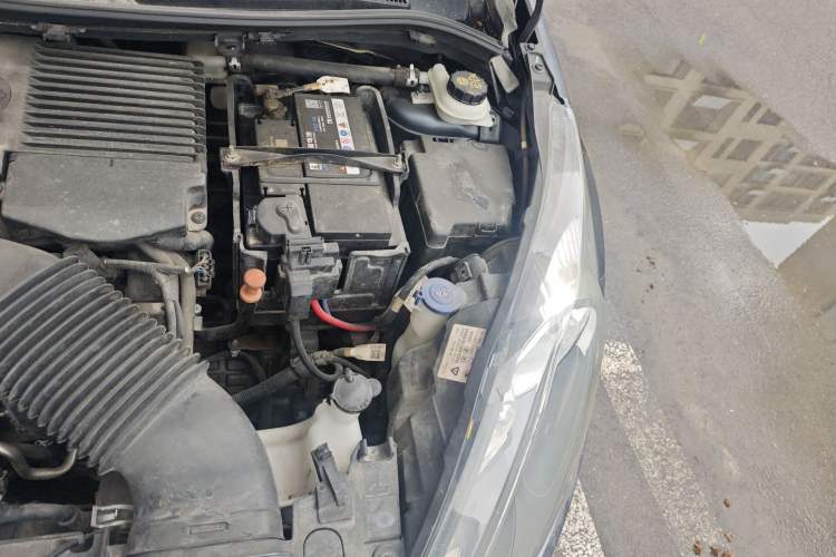 Used Ford Fiesta 2011 Sedan 1.5L Automatic Fashion Edition Engine Bay Left