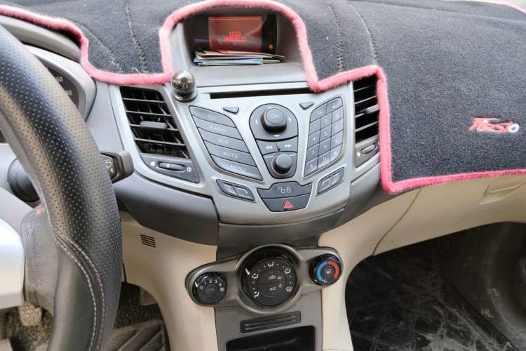 Used Ford Fiesta 2011 Hatchback 1.5L Manual Fashion Edition Audio And AC Panel