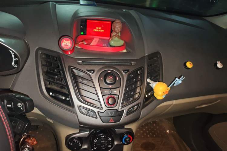 Used Ford Fiesta 2011 Hatchback 1.5L Automatic Fashion Edition Audio And AC Panel