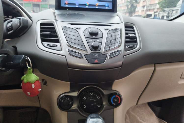 Used Ford Fiesta 2011 Hatchback 1.5L Automatic Fashion Edition Audio And AC Panel