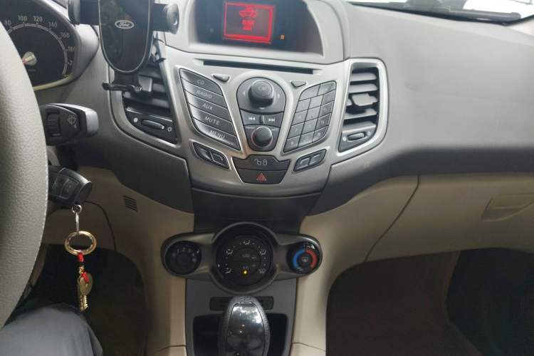 Used Ford Fiesta 2011 Hatchback 1.5L Automatic Fashion Edition Audio And AC Panel