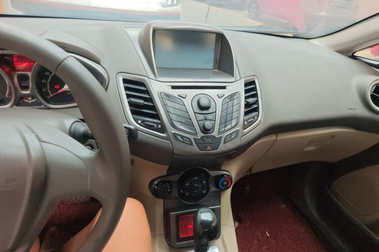 Used Ford Fiesta 2011 Hatchback 1.5L Automatic Fashion Edition Audio And AC Panel