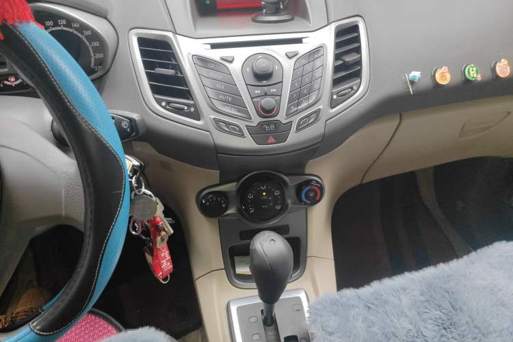 Used Ford Fiesta 2011 Hatchback 1.5L Automatic Fashion Edition Audio And AC Panel
