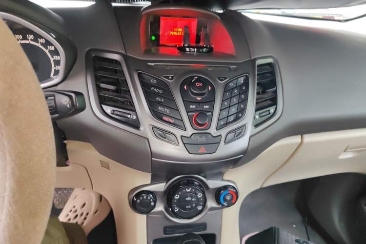 Used Ford Fiesta 2011 Hatchback 1.5L Automatic Fashion Edition Audio And AC Panel