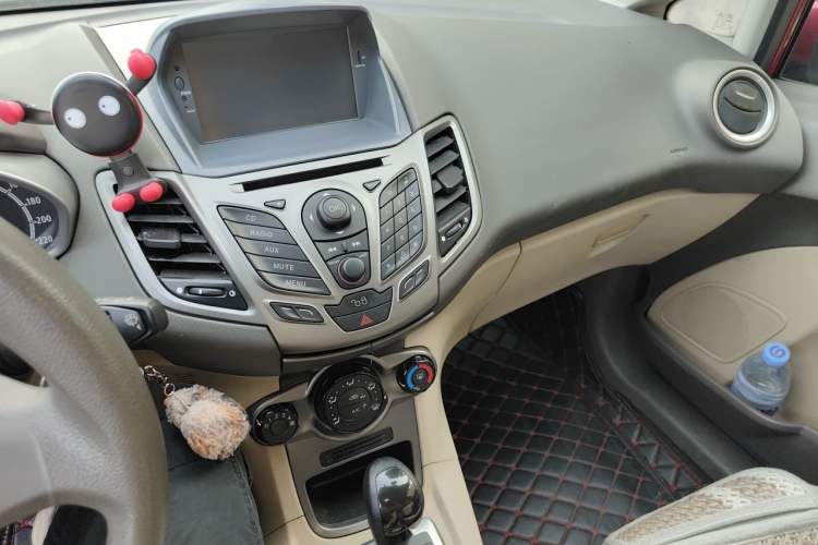 Used Ford Fiesta 2011 Sedan 1.5L Automatic Fashion Edition Audio And AC Panel