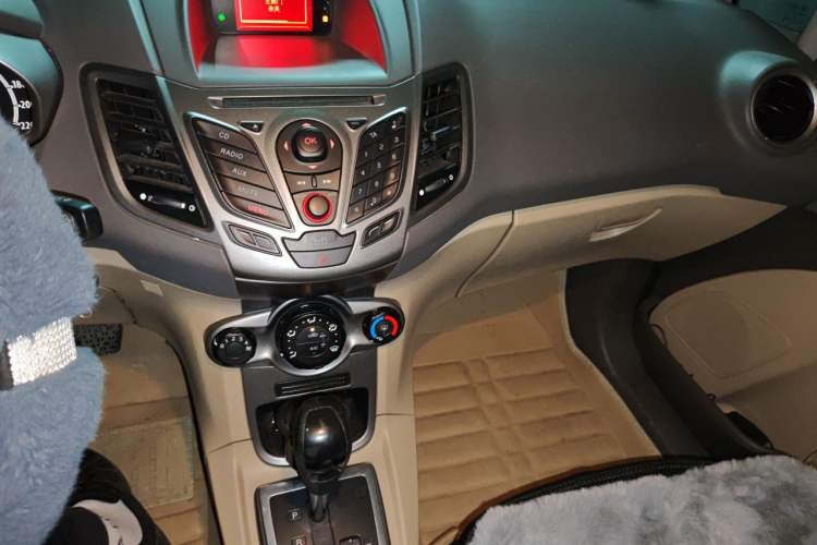Used Ford Fiesta 2011 Hatchback 1.5L Automatic Fashion Edition Audio And AC Panel