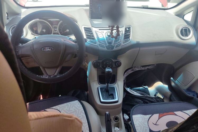 Used Ford Fiesta 2011 Hatchback 1.5L Automatic Fashion Edition Center Console