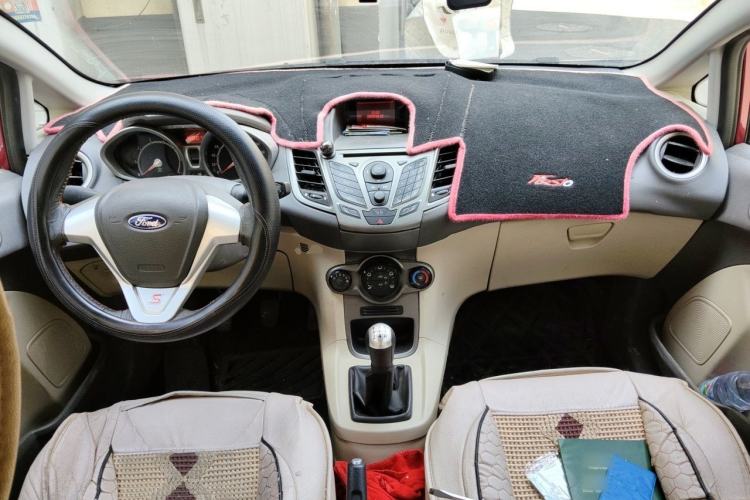 Used Ford Fiesta 2011 Hatchback 1.5L Manual Fashion Edition Center Console