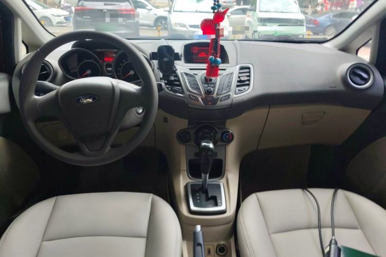 Used Ford Fiesta 2011 Hatchback 1.5L Automatic Fashion Edition Center Console