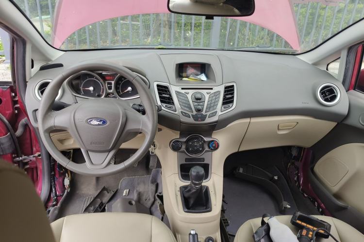 Used Ford Fiesta 2011 Hatchback 1.5L Manual Fashion Edition Center Console