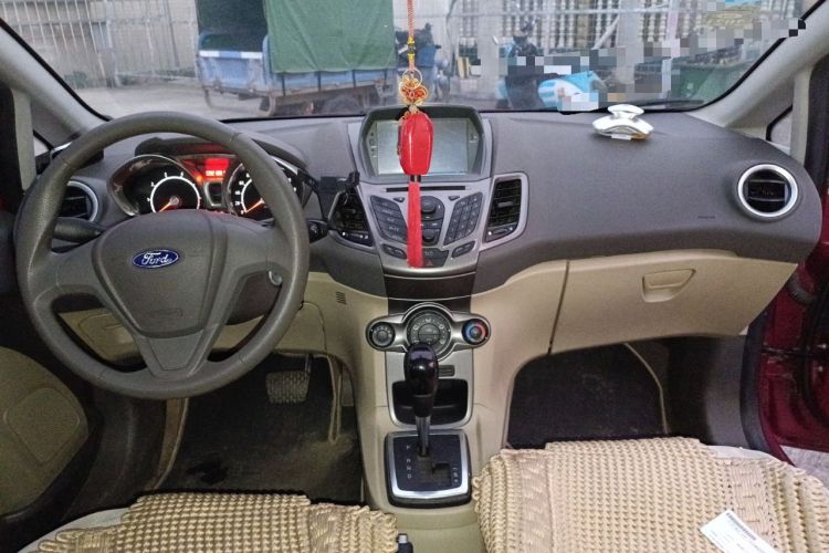 Used Ford Fiesta 2011 Hatchback 1.5L Automatic Fashion Edition Center Console