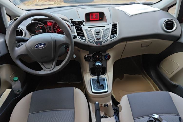 Used Ford Fiesta 2011 Sedan 1.5L Automatic Fashion Edition Center Console